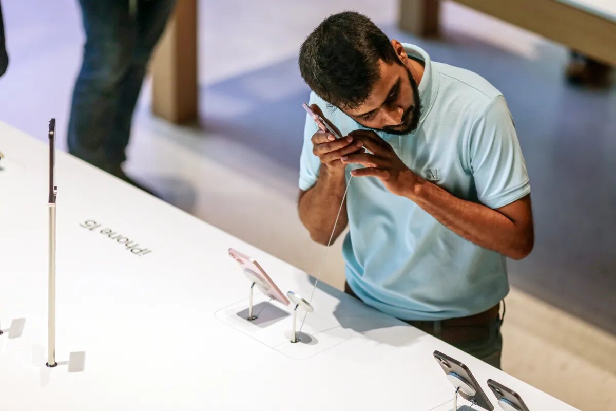 Indija ulaže u pametne telefone i čipove da bi smanjila zavisnost od Kine