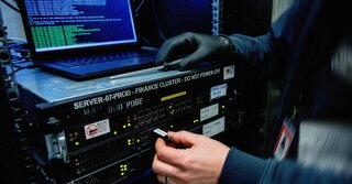 Двое специалистов по кибербезопасности получили по 4 года за участие в атаках вымогателя ALPHV/BlackCat