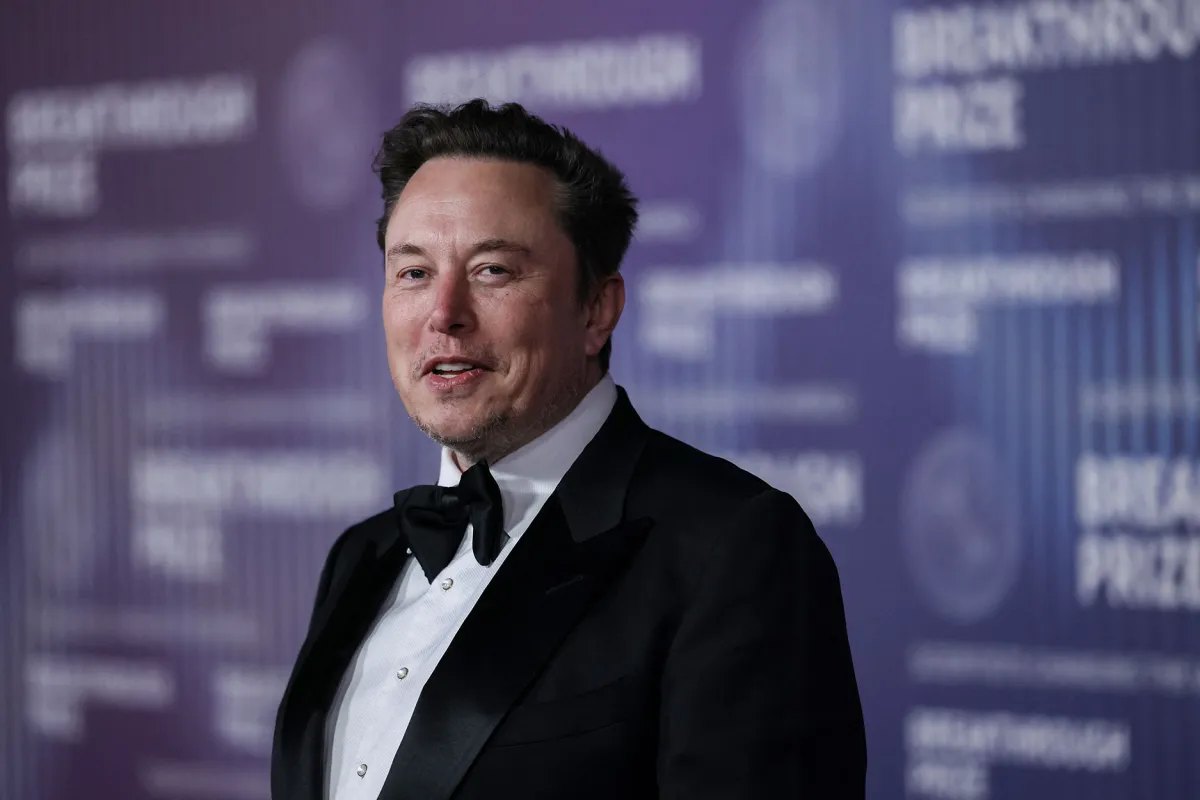 Илон Маск стал первым триллионером после исторического IPO SpaceX
