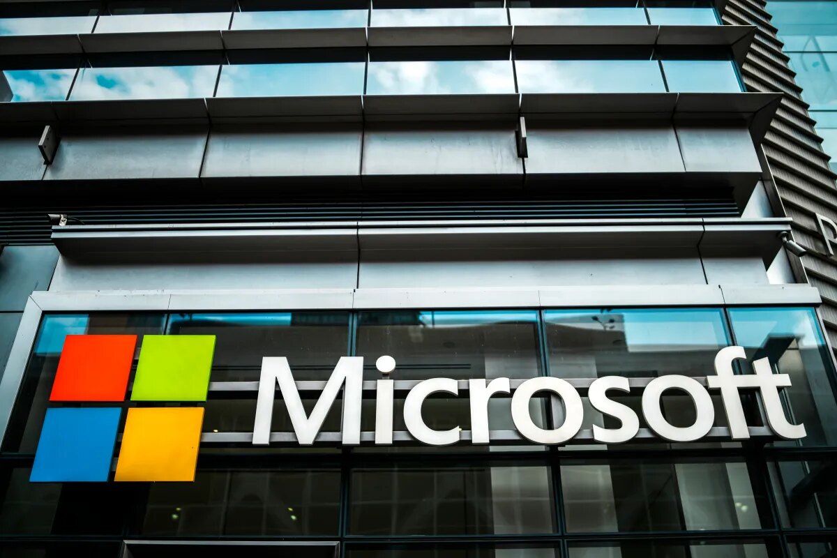 US suspends major tech firms from skilled-worker green card process