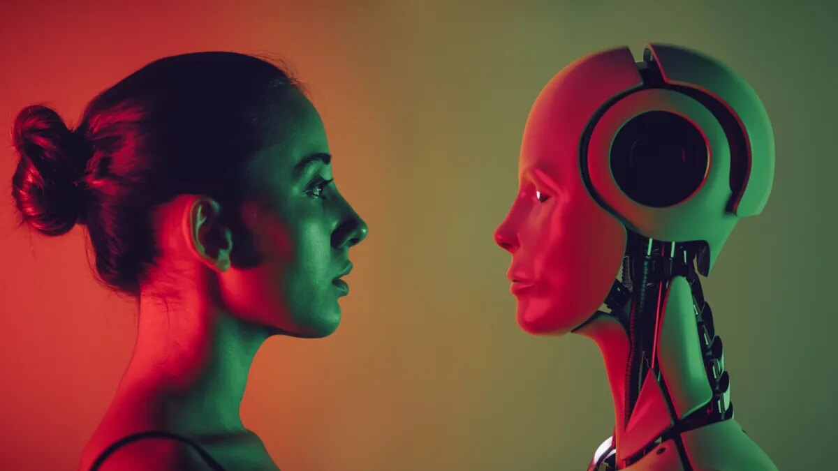 Mirror Particle pursues a changing model of consumer behavior