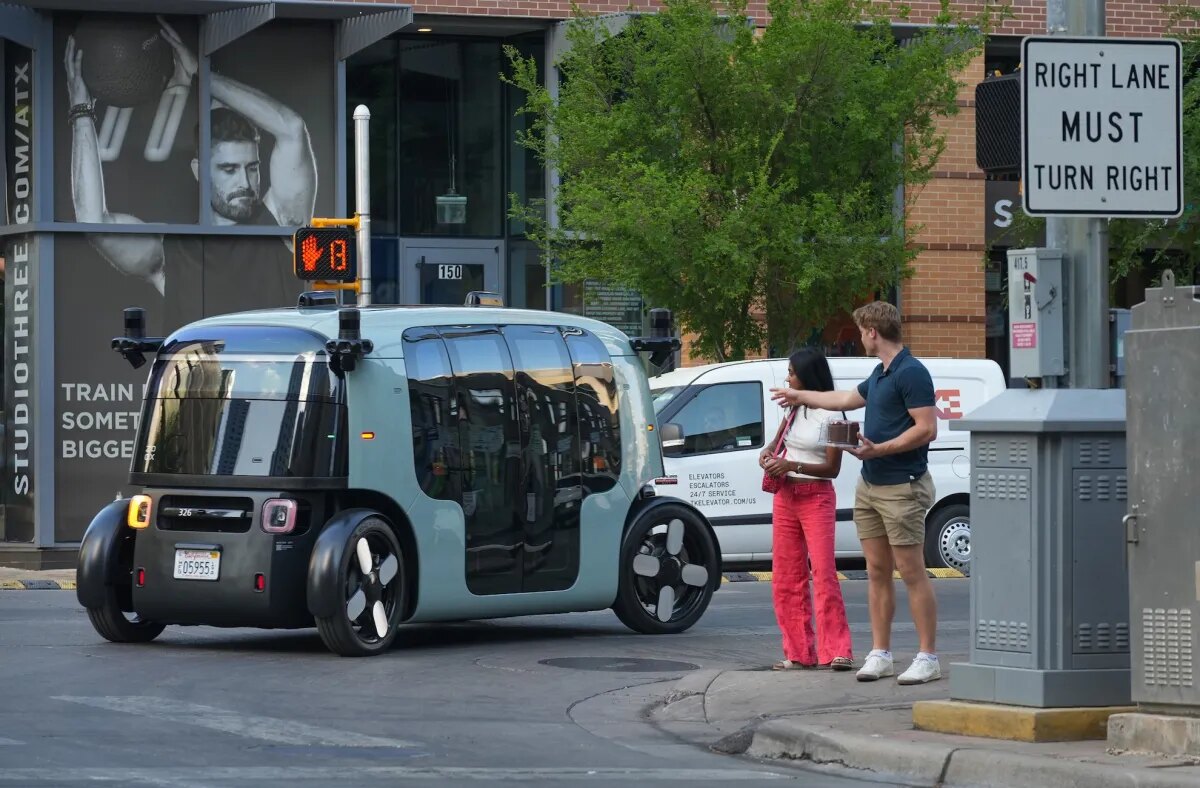 Federal approval advances Zoox as robotaxi operators face new scrutiny