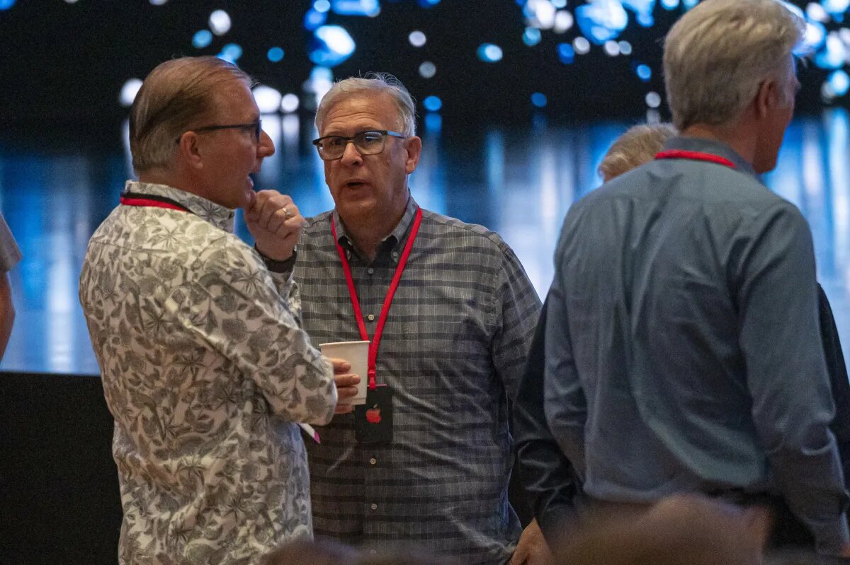 Phil Schiller steps down from App Store leadership at Apple