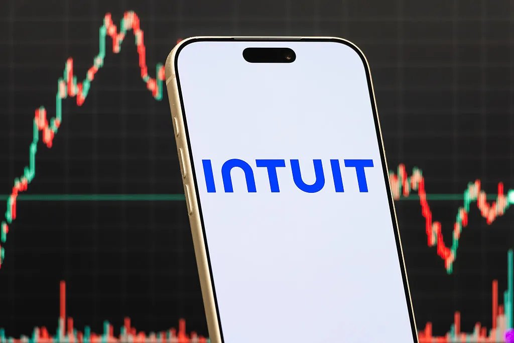Intuit сокращает около 3 000 сотрудников, чтобы сосредоточиться на интеграции ИИ