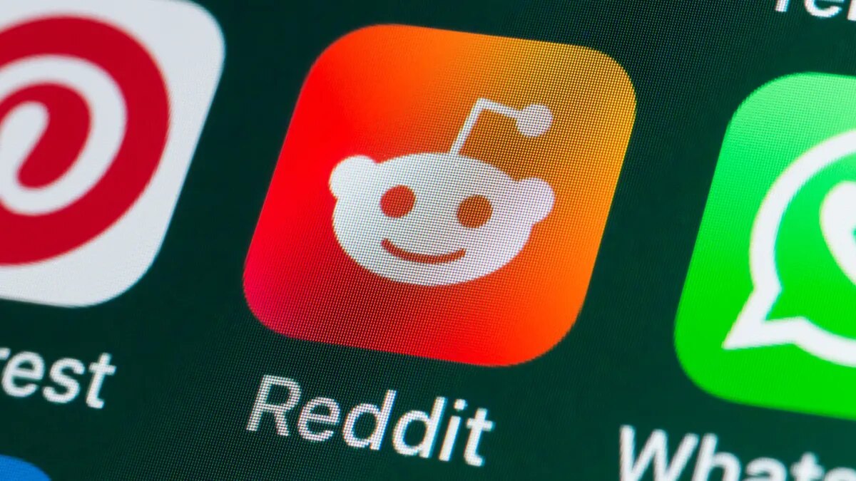 Reddit broadens AI moderation tools and reduces reliance on karma