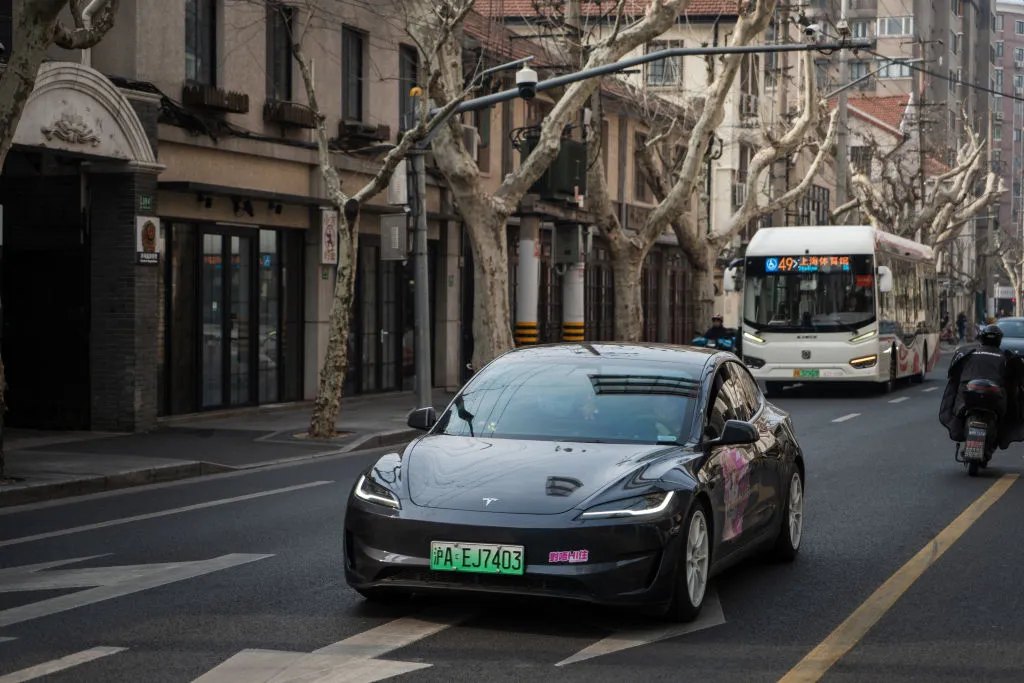 Тесла отрицает ответственность Autopilot после смертельного ДТП в Техасе